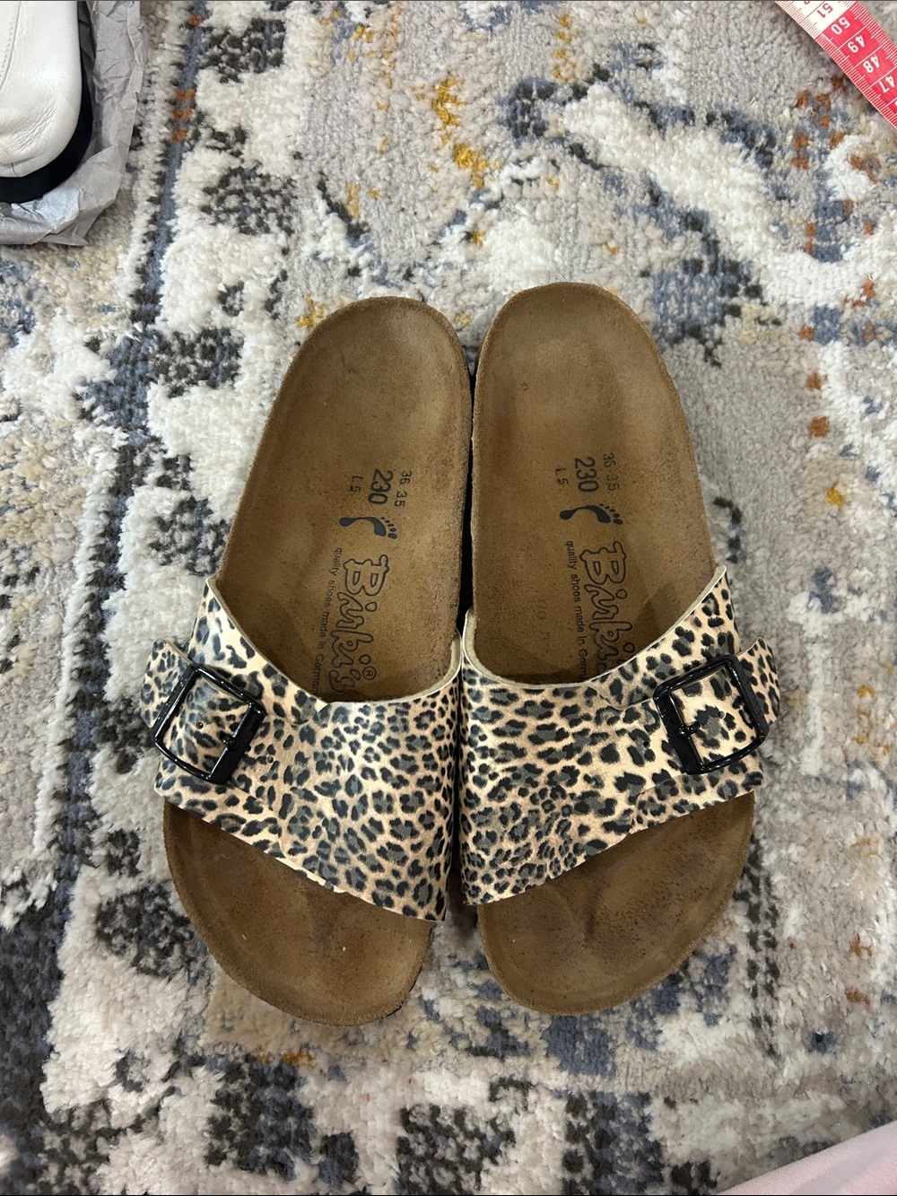 Birkenstock-Style Leopard Print Slide Sandals in Tan